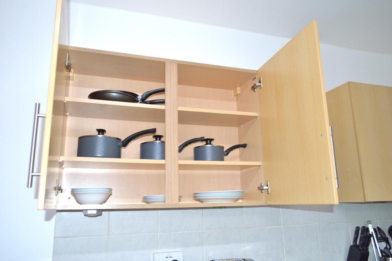 Beautiful Two-Bed Apartment With Driveway Parking Nottingham Dış mekan fotoğraf